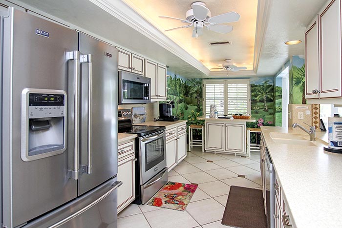 Casa Key Lime kitchen